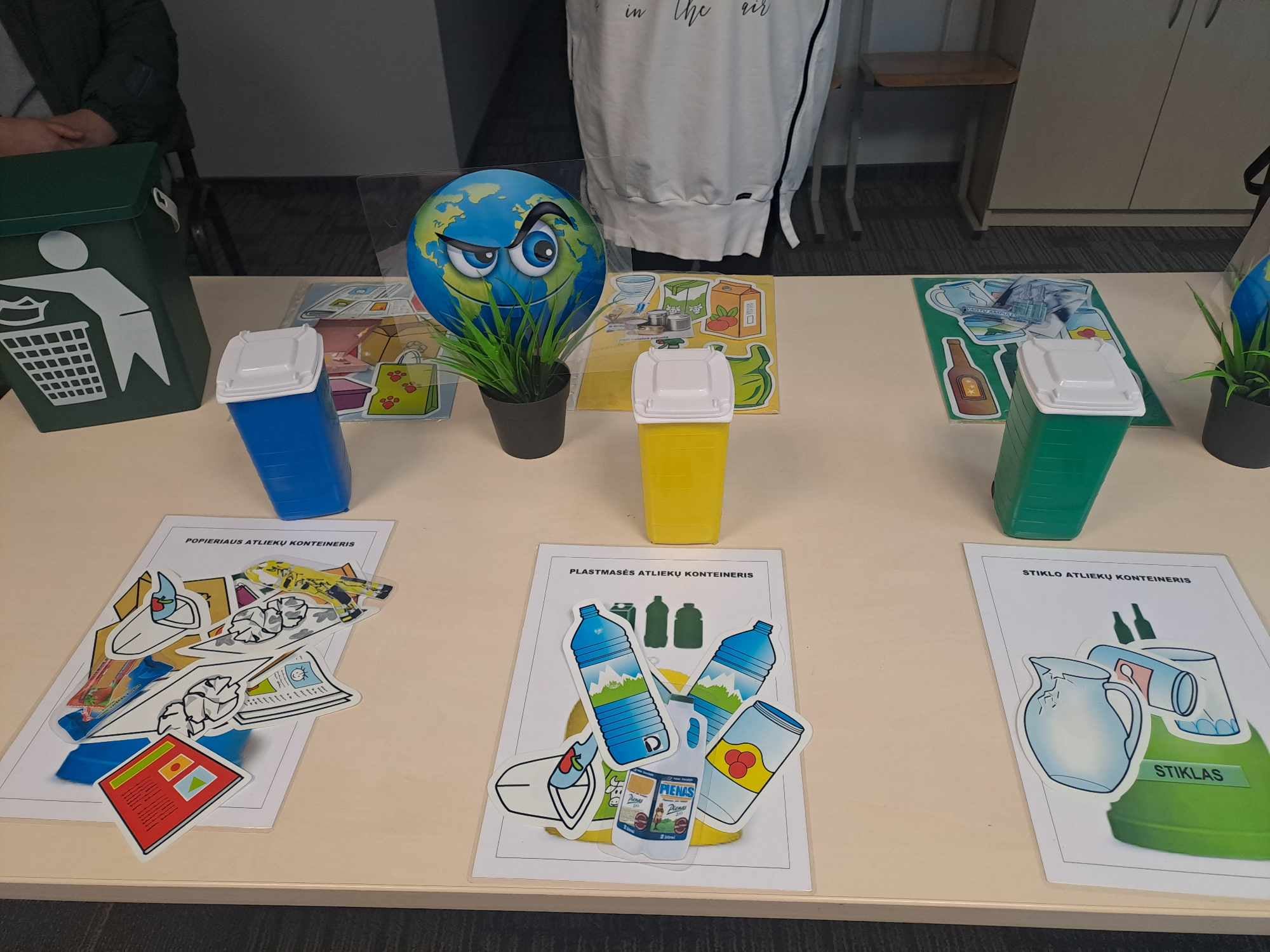 Read more about the article „Voveriukai“ minėjo Žemės dieną Vilniaus saugaus miesto centre