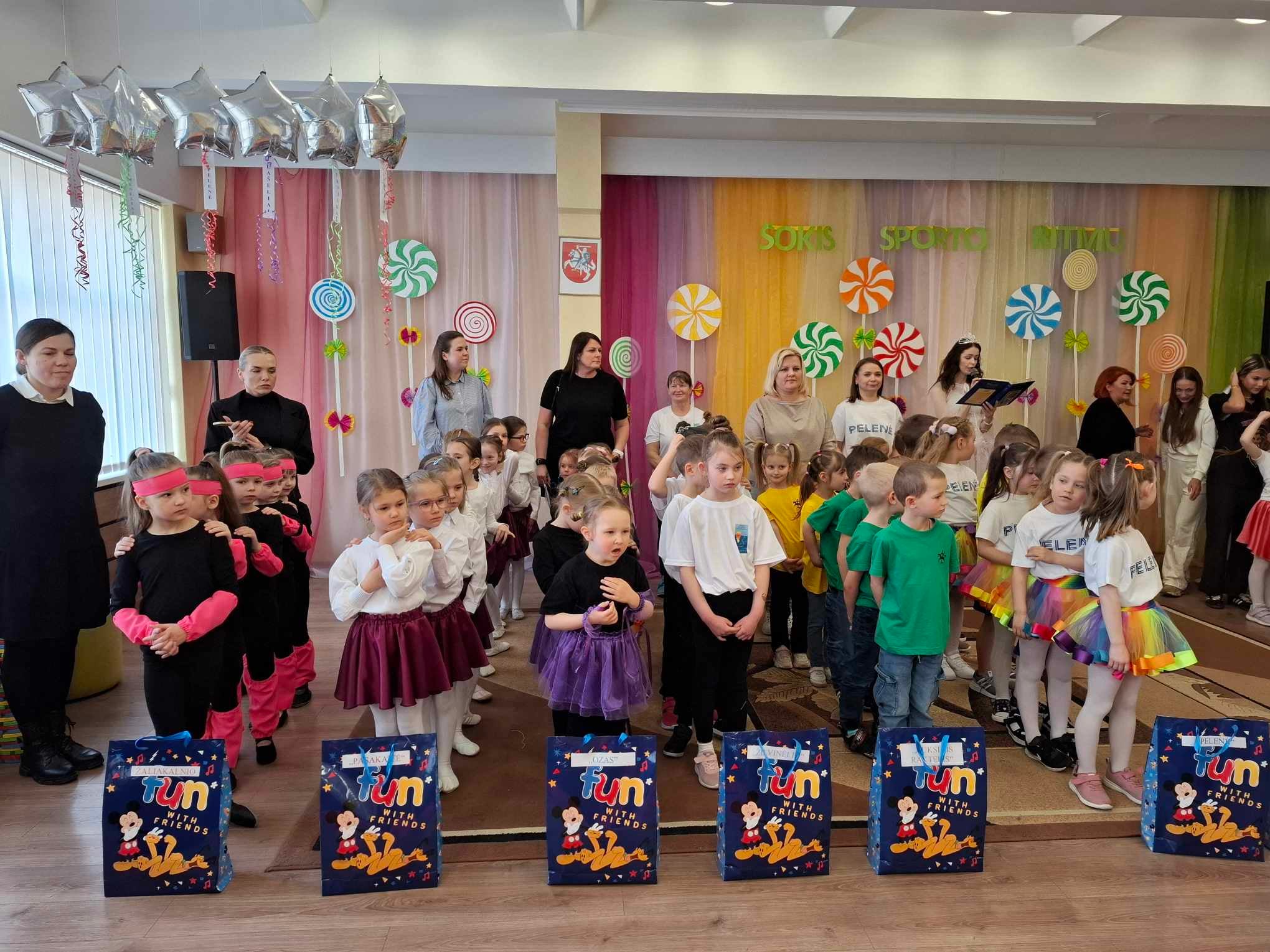 Read more about the article Šokio ritmu su mažaisiais šokėjais l/d „Pelenė“
